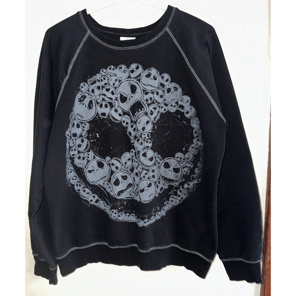 Nightmare Before Christmas Black Skull Medium Crewneck Sweatshirt Pullover Y2K